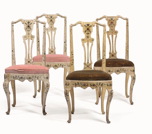 Quattro sedie in legno laccato. Veneto XVIII secolo  - Asta Dimore italiane - Associazione Nazionale - Case d'Asta italiane