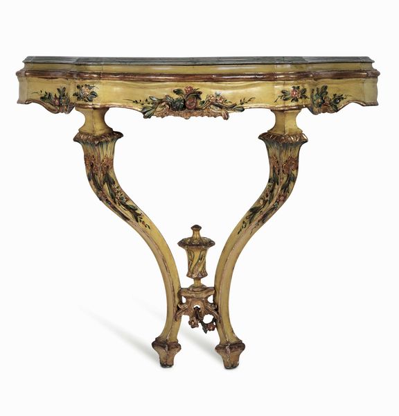 Coppia di consolles a goccia in legno laccato. Venezia seconda met del XVIII secolo  - Asta Dimore italiane - Associazione Nazionale - Case d'Asta italiane
