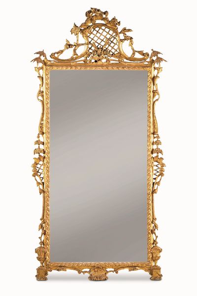 Specchiera in legno intagliato e dorato. Veneto, seconda met� XVIII secolo  - Asta Dimore italiane - Associazione Nazionale - Case d'Asta italiane