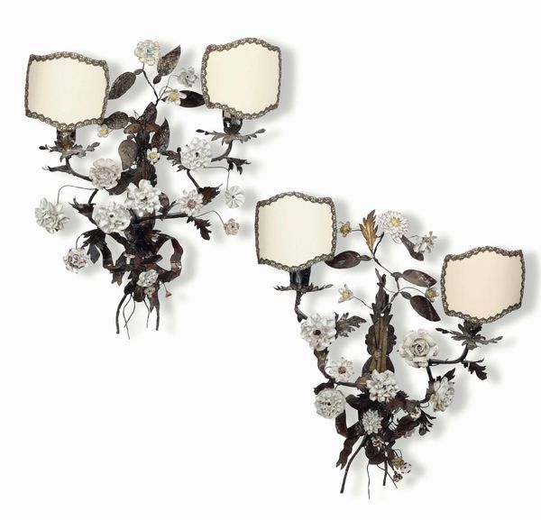 Coppia di applique a due luci in latta dipinta, Piemonte, XVIII secolo  - Asta Dimore italiane - Associazione Nazionale - Case d'Asta italiane