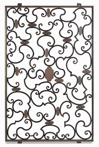 Gruppo di cinque grate per finestra in ferro battuto  - Asta Dimore italiane - Associazione Nazionale - Case d'Asta italiane