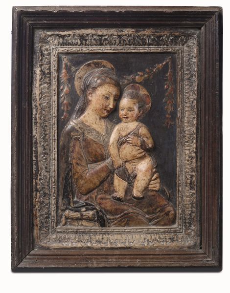 Madonna con Bambino. Rilievo in stucco policromo. Nei modi di Antonio Rossellino. Toscana, possibile XV-XVI secolo  - Asta Dimore italiane - Associazione Nazionale - Case d'Asta italiane