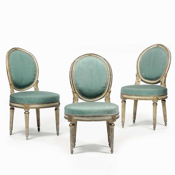Tre sedie in legno intagliato e laccato. Seconda met XVIII secolo  - Asta Dimore italiane - Associazione Nazionale - Case d'Asta italiane