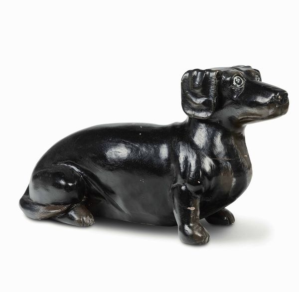 Figura di bassotto in legno intagliato. XX secolo  - Asta Dimore italiane - Associazione Nazionale - Case d'Asta italiane