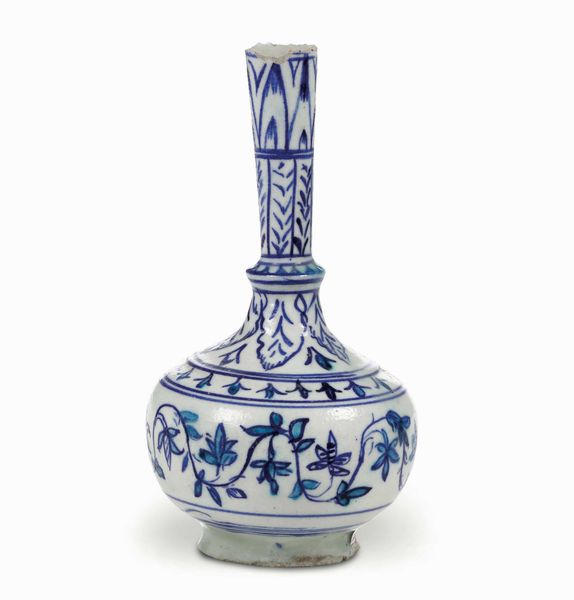 Bottiglia<BR>Turchia, Iznik, XVIII secolo (?)<BR>  - Asta Dimore italiane - Associazione Nazionale - Case d'Asta italiane