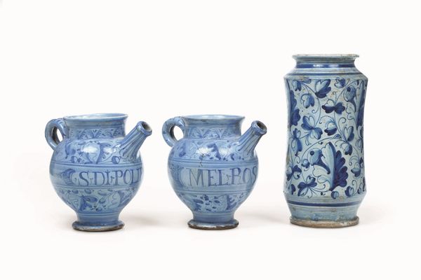 Coppia di orcioli e un albarello<BR>Roma, XVII secolo<BR>  - Asta Dimore italiane - Associazione Nazionale - Case d'Asta italiane