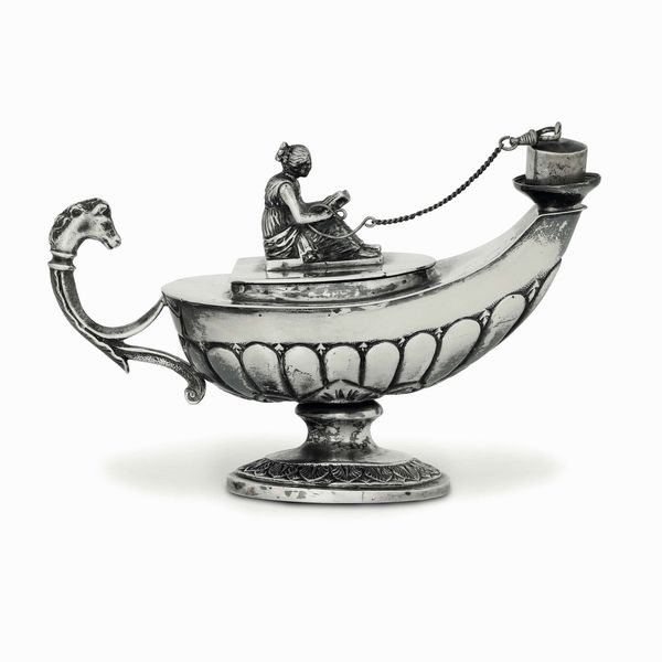 Stoppiniera in argento fuso e sbalzato  - Asta Dimore italiane - Associazione Nazionale - Case d'Asta italiane