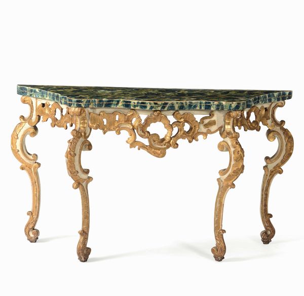 Coppia di consolles in legno intagliato, dorato, laccato e dipinto. Italia centrale, XVIII secolo  - Asta Dimore italiane - Associazione Nazionale - Case d'Asta italiane