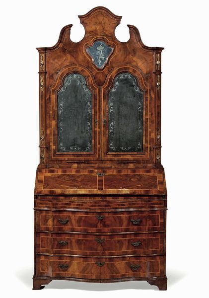 Trumeau lastronato ed intarsiato in noce, radica di noce e altre essenze. Veneto, XVIII secolo  - Asta Dimore italiane - Associazione Nazionale - Case d'Asta italiane