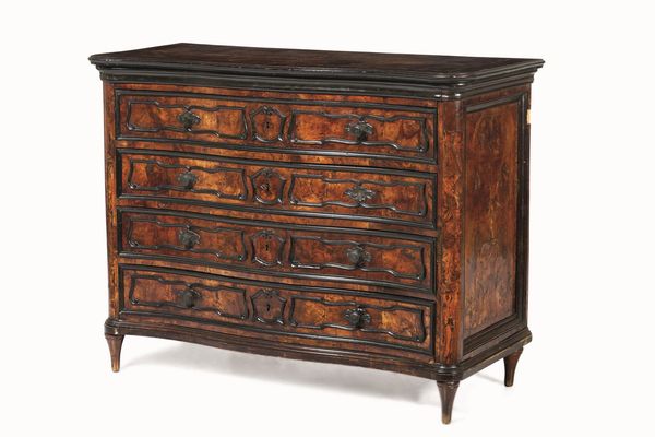 Com lastronato in radica. Lombardia, XVIII secolo  - Asta Dimore italiane - Associazione Nazionale - Case d'Asta italiane