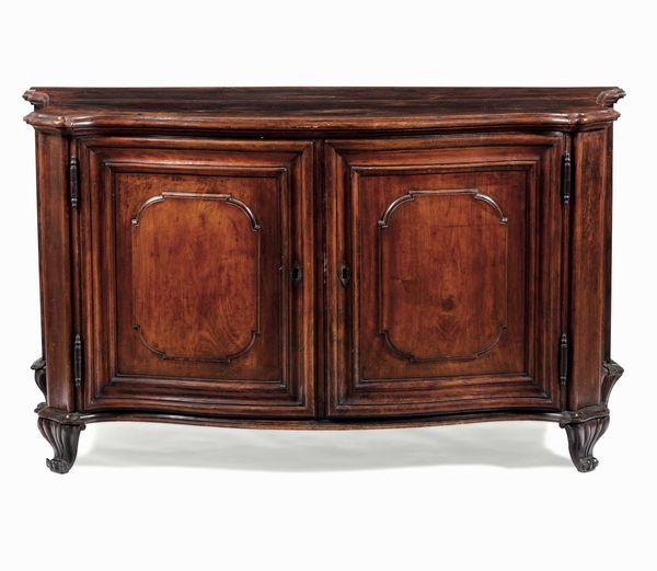 Coppia di credenze in noce. Francia, XVIII secolo  - Asta Dimore italiane - Associazione Nazionale - Case d'Asta italiane