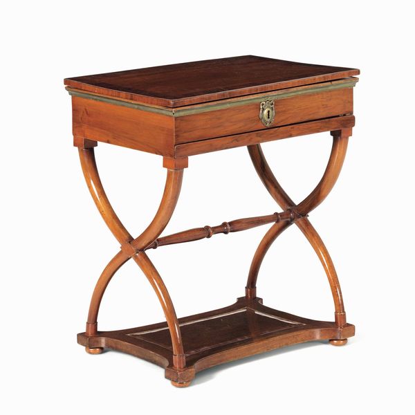 Tavolino da lavoro. XIX secolo  - Asta Dimore italiane - Associazione Nazionale - Case d'Asta italiane