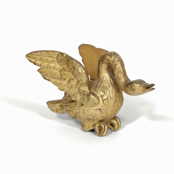 Fregio in legno intagliato e dorato in forma di cigno. XVIII secolo  - Asta Dimore italiane - Associazione Nazionale - Case d'Asta italiane