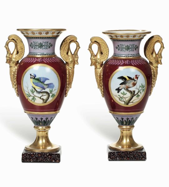 Coppia di vasi<BR>Parigi, secondo quarto del XIX secolo  - Asta Dimore italiane - Associazione Nazionale - Case d'Asta italiane