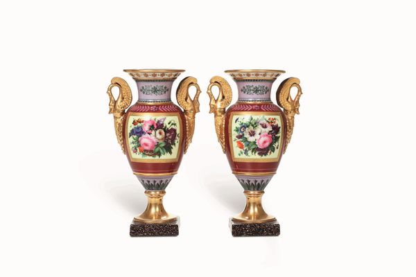 Coppia di vasi<BR>Parigi, secondo quarto del XIX secolo  - Asta Dimore italiane - Associazione Nazionale - Case d'Asta italiane