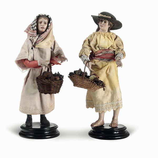 Due figure da presepe. Venditrici di frutta. Napoli, XIX secolo  - Asta Dimore italiane - Associazione Nazionale - Case d'Asta italiane