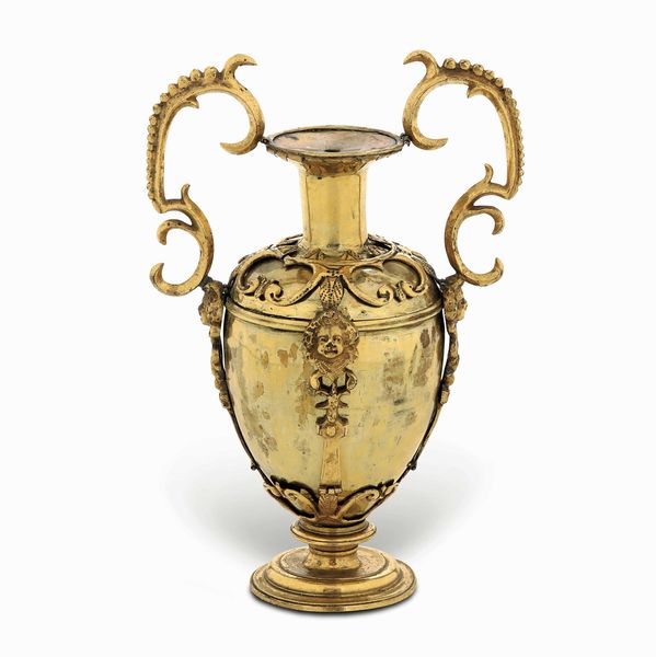 Raro vaso portapalme a forma di anfora con struttura a cerniere in bronzo e rame dorato. Firenze o Napoli, XVI-XVII secolo  - Asta Dimore italiane - Associazione Nazionale - Case d'Asta italiane
