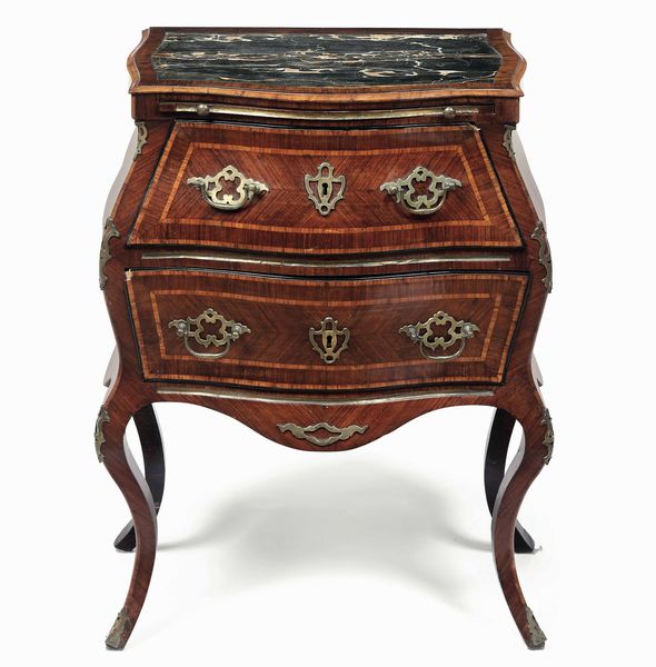 Comodino lastronato in palissandro e filettato. Sicilia, XVIII secolo  - Asta Dimore italiane - Associazione Nazionale - Case d'Asta italiane