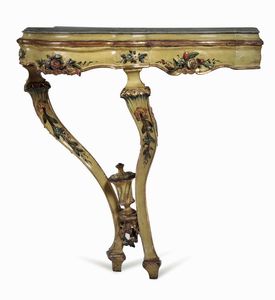 Coppia di consolles a goccia in legno laccato. Venezia seconda met del XVIII secolo  - Asta Dimore italiane - Associazione Nazionale - Case d'Asta italiane