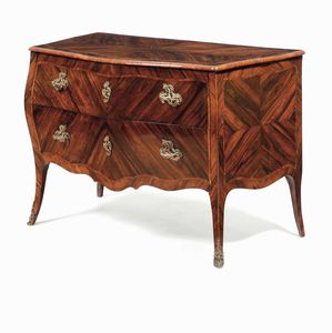 Cassettone lastronato in palissandro e bois de violette. Genova, XVIII secolo  - Asta Dimore italiane - Associazione Nazionale - Case d'Asta italiane