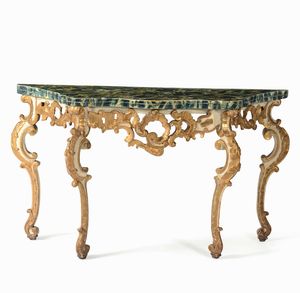 Coppia di consolles in legno intagliato, dorato, laccato e dipinto. Italia centrale, XVIII secolo  - Asta Dimore italiane - Associazione Nazionale - Case d'Asta italiane
