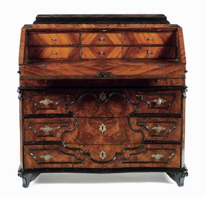 Cassettone a ribalta lastronato. Lombardia XVIII secolo  - Asta Dimore italiane - Associazione Nazionale - Case d'Asta italiane