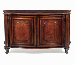 Coppia di credenze in noce. Francia, XVIII secolo  - Asta Dimore italiane - Associazione Nazionale - Case d'Asta italiane