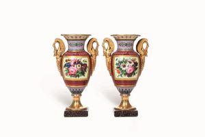 Coppia di vasi<BR>Parigi, secondo quarto del XIX secolo  - Asta Dimore italiane - Associazione Nazionale - Case d'Asta italiane