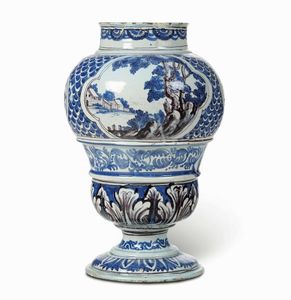 Vaso a balaustro<BR>Francia, probabilmente Nevers, verso la fine del XVII secolo  - Asta Dimore italiane - Associazione Nazionale - Case d'Asta italiane