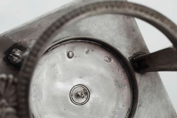 Oliera in argento fuso e cesellato. Parigi 1793-1796. Bollo dellargentiere non identificato  - Asta L'art de la table - Associazione Nazionale - Case d'Asta italiane