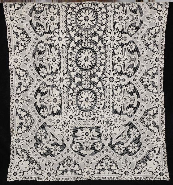 Tovaglia con 18 tovaglioli  - Asta L'art de la table - Associazione Nazionale - Case d'Asta italiane