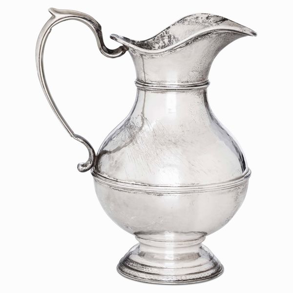 Brocca in argento fuso. Argenteria italiana della prima met del XX secolo. Argentiere Cesa, Alessandria  - Asta L'art de la table - Associazione Nazionale - Case d'Asta italiane