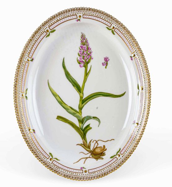 Grande piatto ovale<BR>Danimarca, Manifattura Royal Copenhagen, XX secolo  - Asta L'art de la table - Associazione Nazionale - Case d'Asta italiane