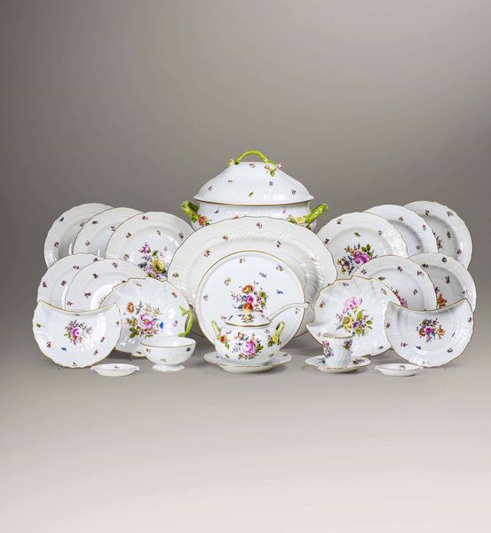 Servizio da tavola Bouquet de Herend<BR>Unghiera, Manifattura Herend, XX secolo<BR>  - Asta L'art de la table - Associazione Nazionale - Case d'Asta italiane