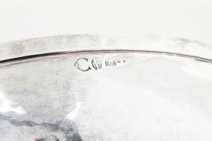 Zuppiera in argento sbalzato. Argenteria artistica veneta del XX secolo. Argenteria Fratelli Calegaro, Padova  - Asta L'art de la table - Associazione Nazionale - Case d'Asta italiane