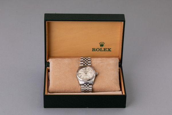 ROLEX - Datejust 16014 cassa in acciaio con lunetta zigrinata in oro bianco, quadrante Argent con indici a bastone, bracciale Jubile, movimento automatico con datario  - Asta Orologio da polso e da tasca  - Associazione Nazionale - Case d'Asta italiane