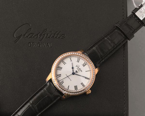 GLASHUTTE - Senator in oro rosa 18k e brillanti, quadrante Argent� con numeri Romani, secondi centrali e movimento automatico a vista  - Asta Orologio da polso e da tasca  - Associazione Nazionale - Case d'Asta italiane