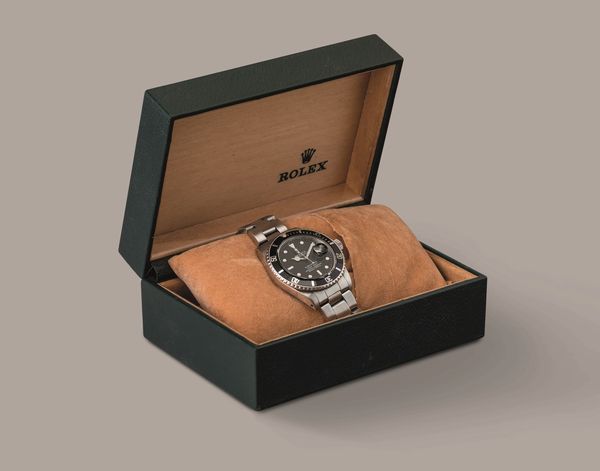 ROLEX - Submariner 16800 con cassa in acciaio con ghiera girevole, quadrante nero al trizio con bicchierini, bracciale Oyster e movimento automatico.  - Asta Orologio da polso e da tasca  - Associazione Nazionale - Case d'Asta italiane