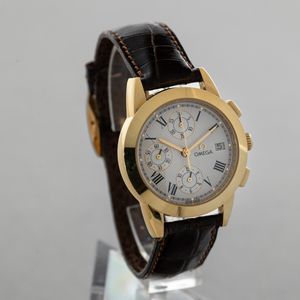 OMEGA - Louis Brandt cronografo tre contatori verticali con datario, cassa in oro giallo 18k, quadrante bianco guilloch� con numeri Romani accompagnato da scatola  - Asta Orologio da polso e da tasca  - Associazione Nazionale - Case d'Asta italiane