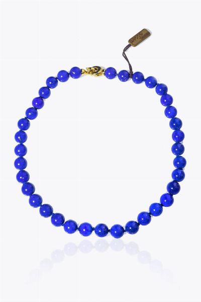 GIROCOLLO : Lunghezza cm 40 composto da sfere di lapislazzuli del diam. di mm 10. Chiusura in oro giallo a moschettone  - Asta Gioielli - Associazione Nazionale - Case d'Asta italiane