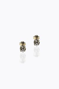 COPPIA DI ORECCHINI - Peso gr 2 6 in oro bianco  a vite  con due diamantini taglio brillante di vecchio taglio per totali ct 0 20 ca