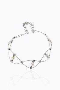 COLLIER DE CHIEN - Peso gr 17 Lunghezza cm 35 in oro bianco composto da due fili intrecciati  trattenenti al centro gocce con diamanti  [..]