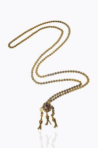 SALISCENDI - Peso gr 38 7 Lunghezza cm 120 in oro 9 Kt  XIX secolo; centrale con onice