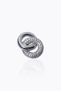 CIONDOLO - Peso gr 7 9 in oro bianco  a forma di 8  con pav di diamanti taglio brillante per totali ct 1 60 ca