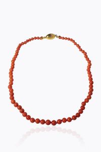 GIROCOLLO - Peso gr 28 6 Lunghezza cm 50 composto da un filo di sfere di corallo rosso mediterraneo a scalare del diam. di  [..]