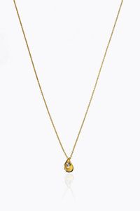 CATENA CON CIONDOLO - Peso gr 1 9 in oro rosa lucido e satinato  a forma di goccia  con diamante taglio brillante di ct 0 05 ca  probabile  [..]