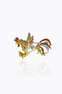 SPILLA - Peso gr 18 7 Cm 3 5x5 in oro giallo  a forma di gallo  corpo con al centro perla australiana; diamanti taglio  [..]