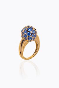 ANELLO - Peso gr 12 1 Misura 16 (56) in oro rosa con al centro grande sfera gemme sintetiche di colore azzurro