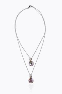 CATENA CON CIONDOLI - Peso gr 13 2 in oro bianco ed argento  con perle di acqua dolce impreziosite da quadrifoglio brunito con quarzo  [..]