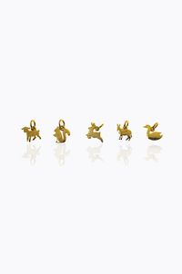 POMELLATO - Peso gr 5 0 Lotto di cinque charms Pomellato  linea Dodo in oro giallo raffiguranti: uno scoiattolo  una renna  [..]